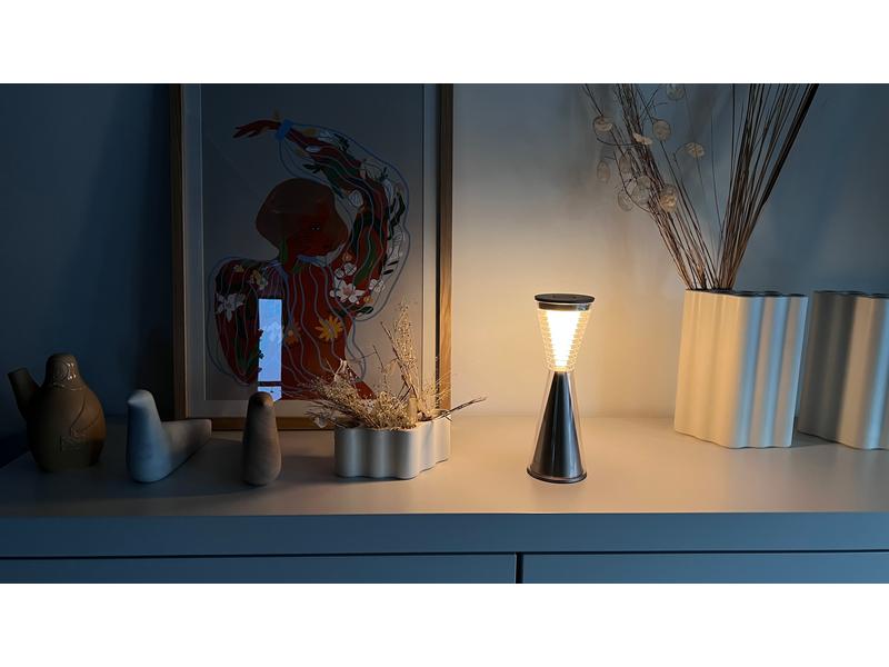 xoxo design ag Lampe de table à accu X8, 3W, 2700K, 28.1 cm, argenté