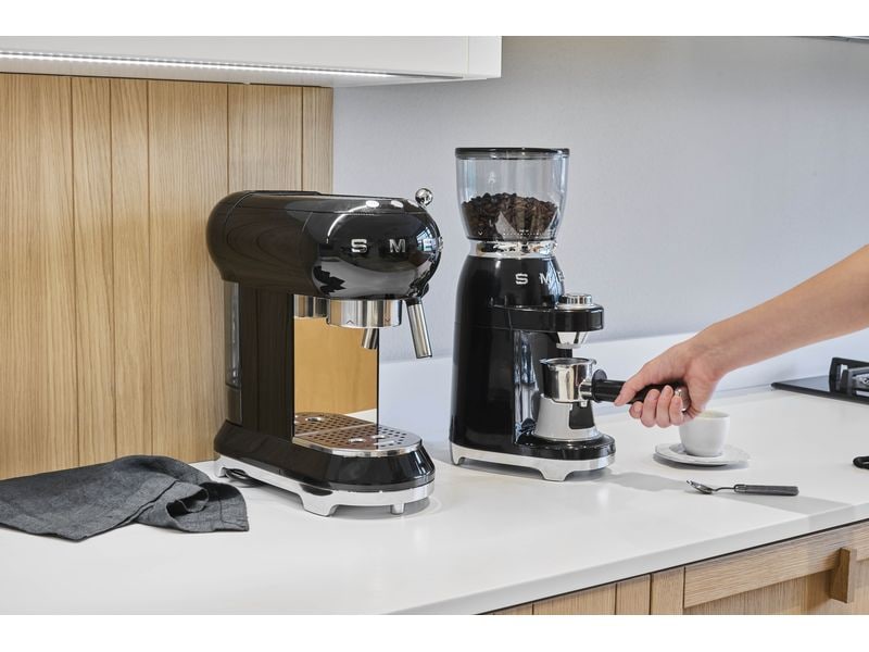 SMEG Moulin à café 50's Style CGF11BLEU Noir