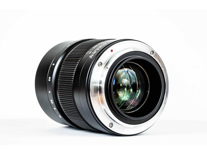 Zhongyi Mitakon Longueur focale fixe Speedmaster 65mm F/1.4 – Fujifilm G-Mount