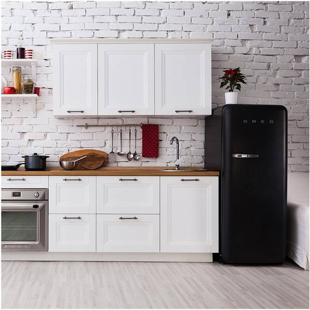 SMEG Réfrigérateur FAB28RBL5 Noir