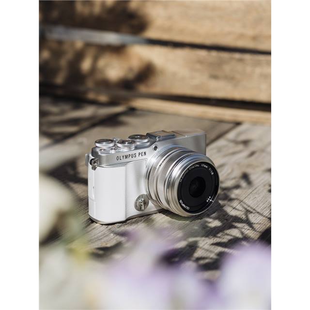 Olympus E-P7 Pancake Zoom Kit white/silv