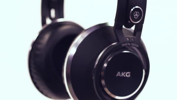 AKG Casques supra-auriculaires K872 Noir